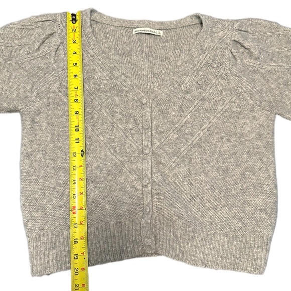 Abercrombie & Fitch Soft Knit Cropped Cardigan Heather Grey - Women’s L - Picture 5 of 8